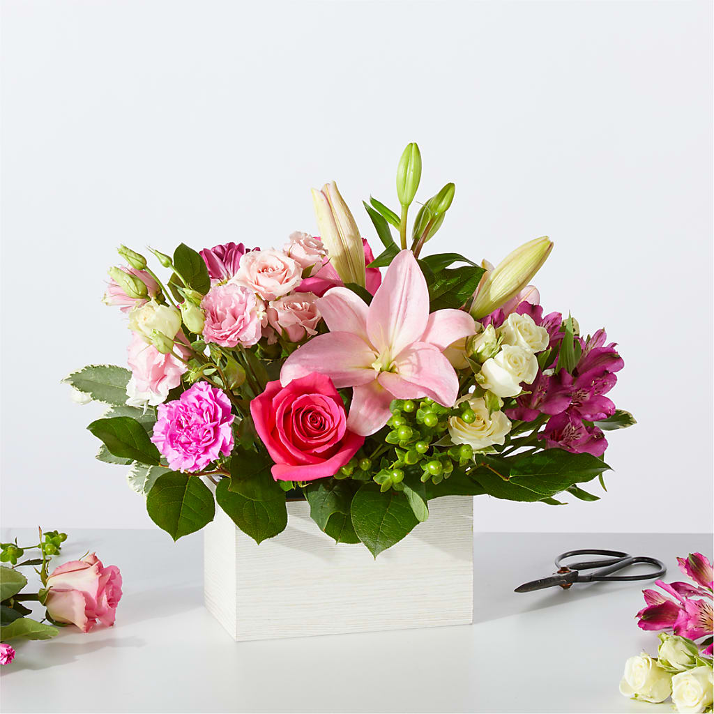 Sweetberry Box – A Florist Original – SARAH'S FLOWERS, Fullerton CA