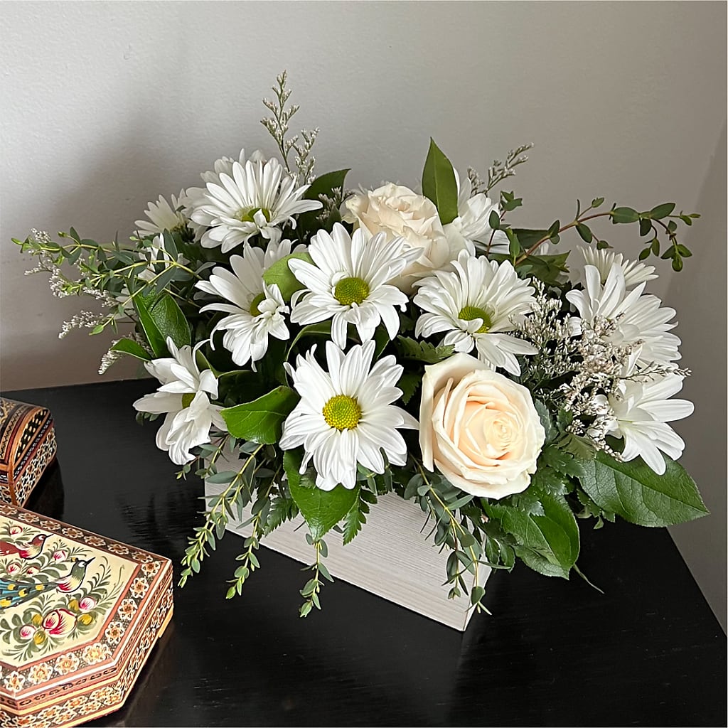 Fresh Linen Box Bouquet – SARAH'S FLOWERS, Fullerton CA