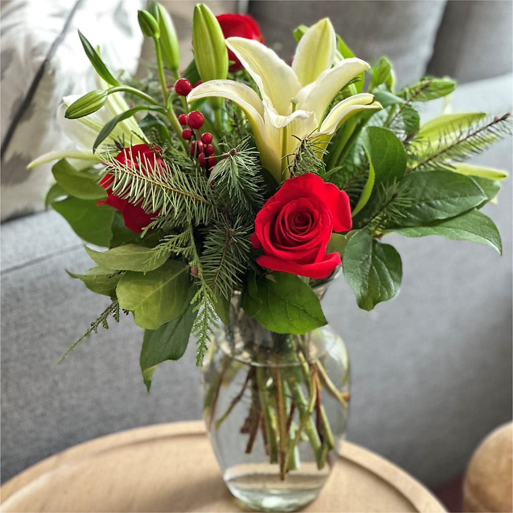Sparkling Snowflakes Bouquet – SARAH'S FLOWERS, Fullerton CA